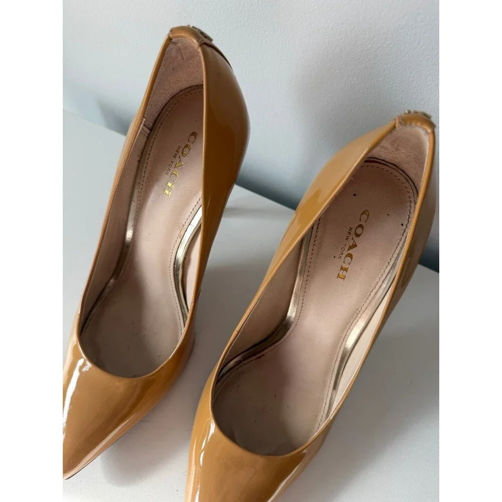 Coach heels - camel nude